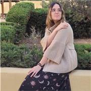 Soy una persona con muchísima paciencia y bastante amable y más a la hora de tratar los niños.